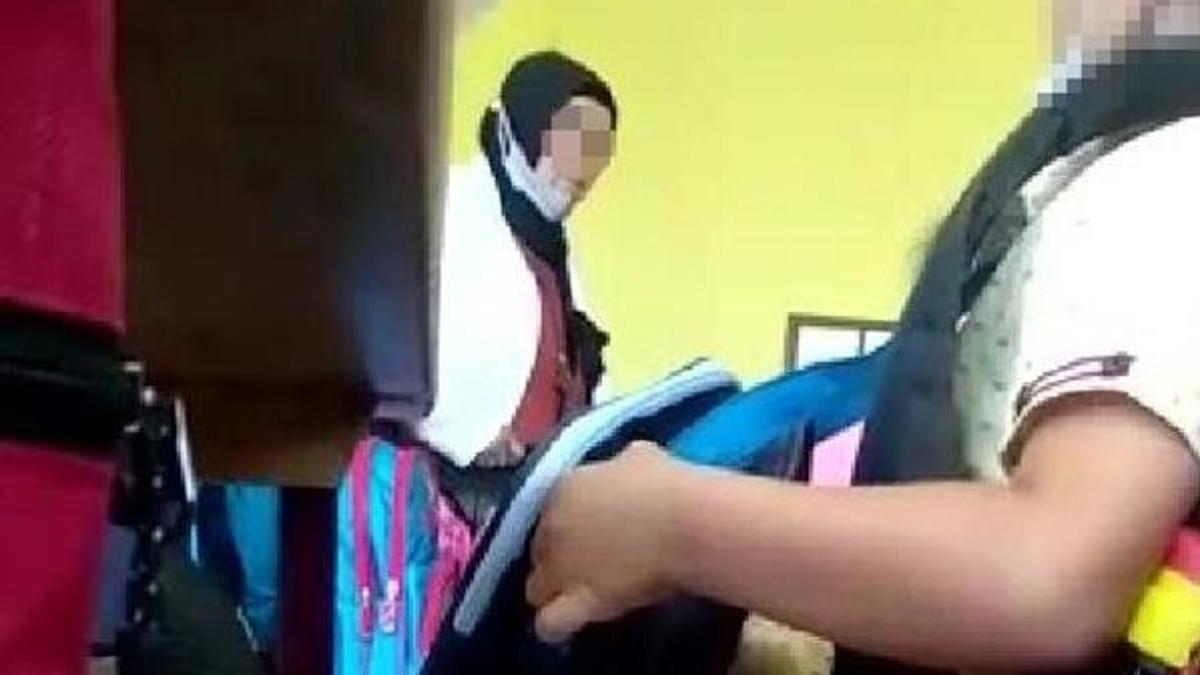 Okulda skandal! Minik öğrenci gözyaşlarına boğuldu, anbean kaydedildi
