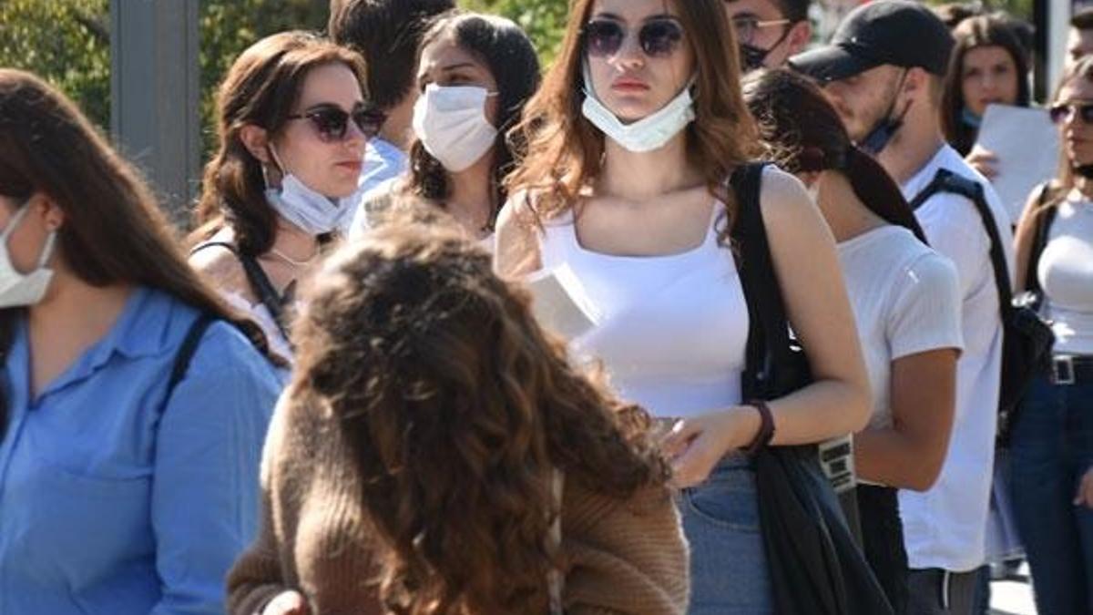 Üniversitelerde yeni dönem! Kuyruklar oluştu...