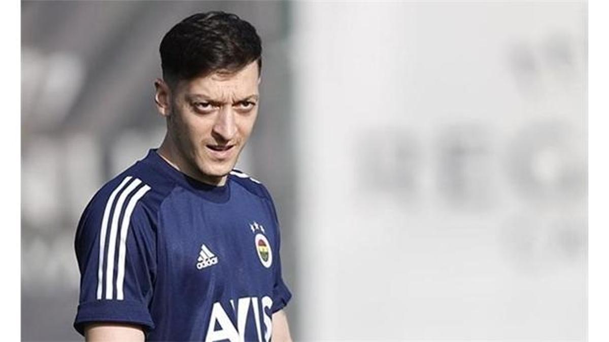 Fenerbahçe'de Olimpiakos öncesi Mesut Özil şoku!
