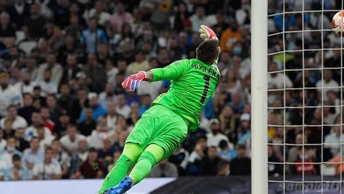 Muslera'nın Mondragon paylaşımı dikkat çekti