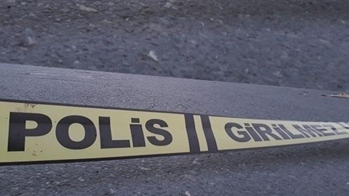 Evine gelip bıçaklayıp öldürdü! Kapı önündeki cipi çalıp...