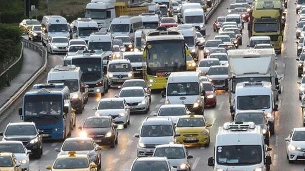 İstanbul'da haftanın ilk iş gününde trafik yoğunluğu