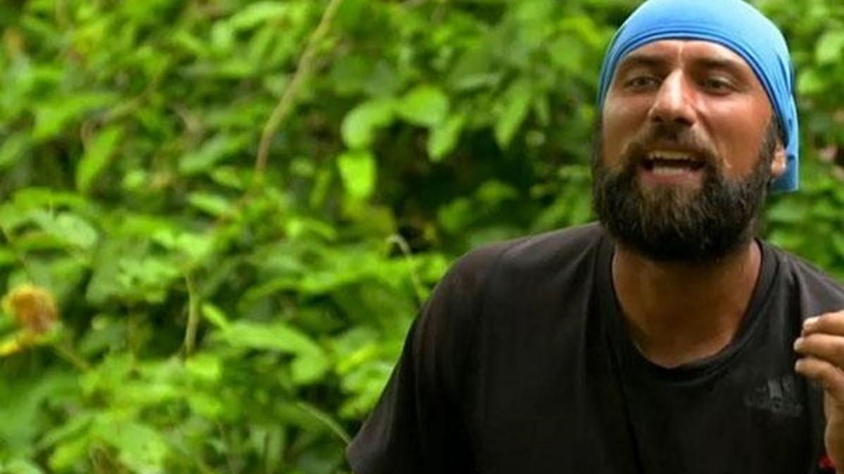 Survivor Yasin Obuz burnunu yaptırdı!