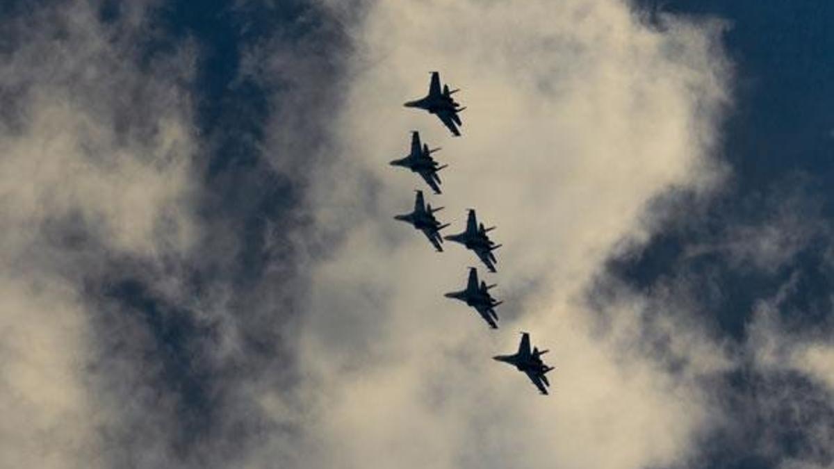 Son dakika... Çin 52 savaş uçağı ile Tayvan hava sahasına girdi