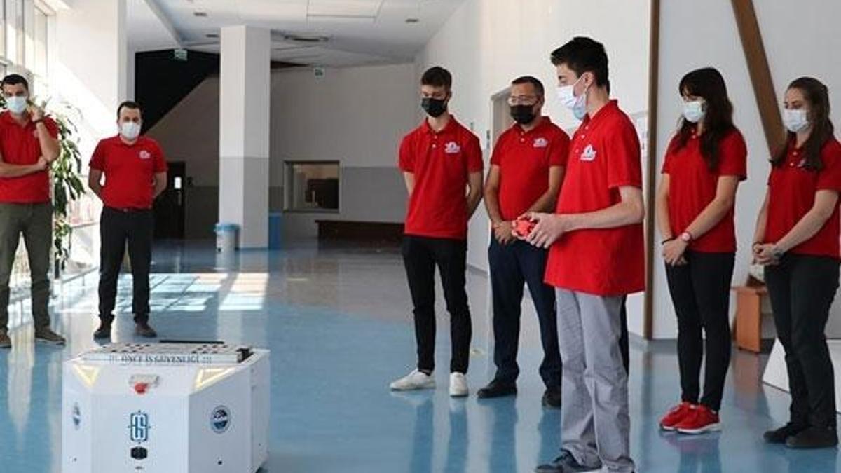 Lise öğrencilerinin tasarladığı lojistik robotu göreve hazır