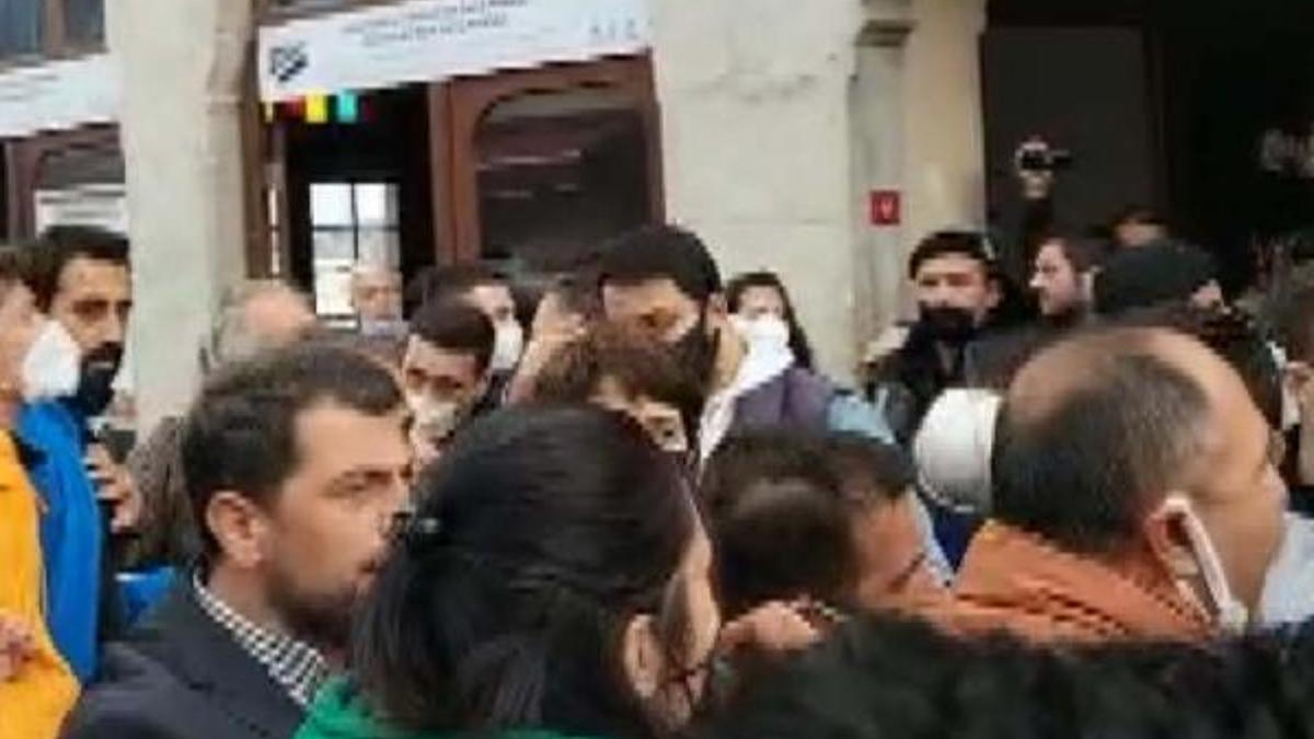 Büyükada'da tahliye gerilimi! İBB ve TÜGVA'dan açıklama