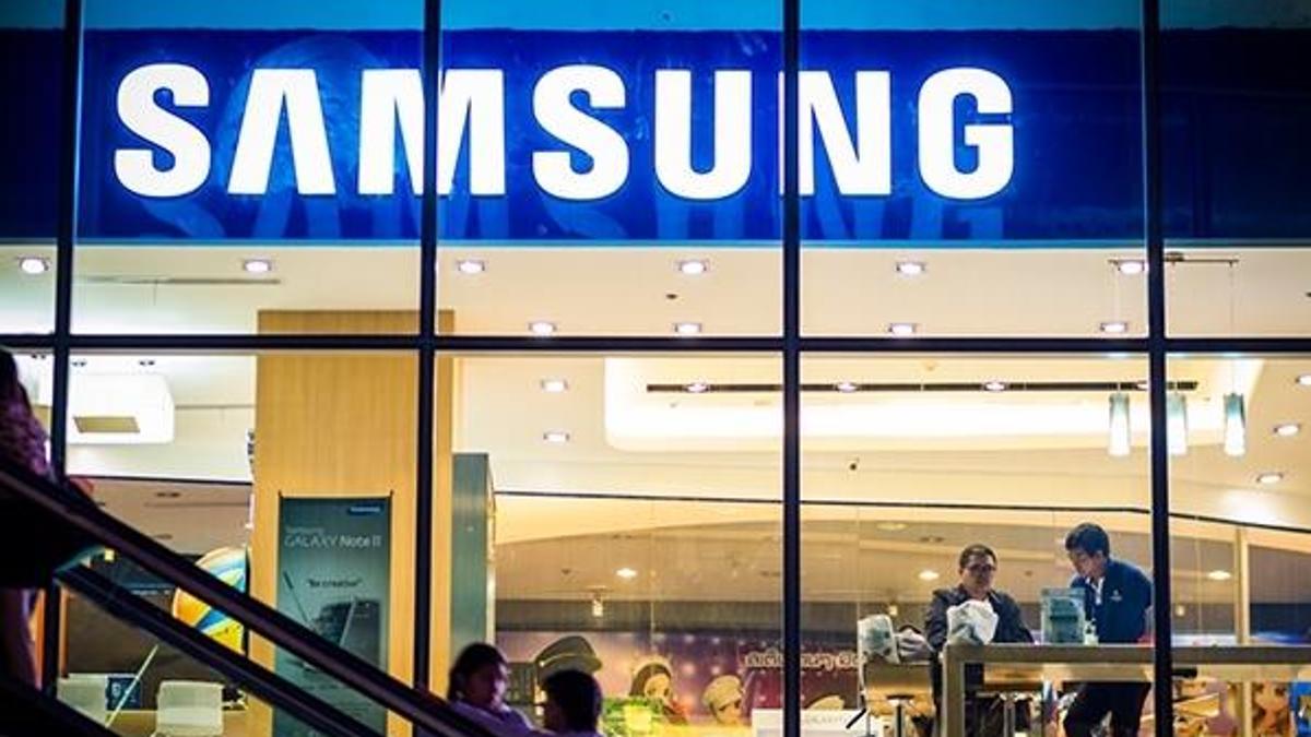 Samsung bir modelinin fişini çekiyor!