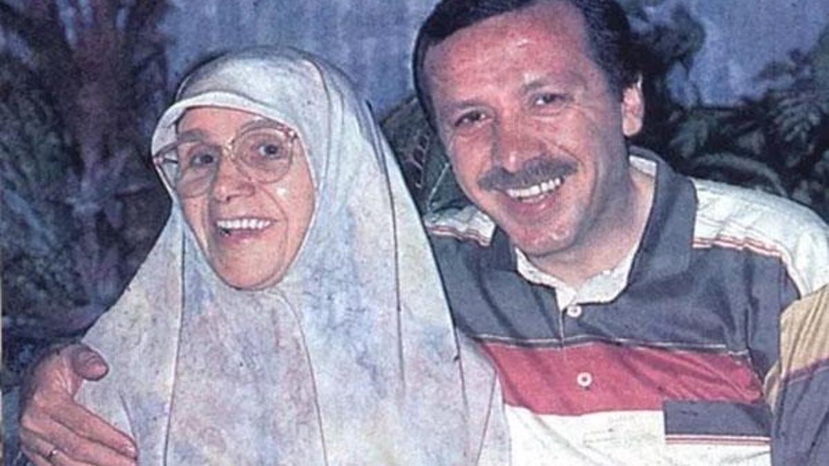 Cumhurbaşkanı Erdoğan'dan, annesinin ölüm yıl dönümünde duygusal paylaşım