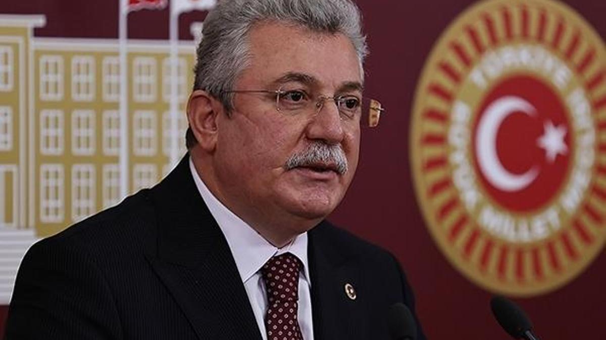 AK Parti'li Akbaşoğlu: Yeni sisteme göre herkes 2 kez cumhurbaşkanı adayı olabilir