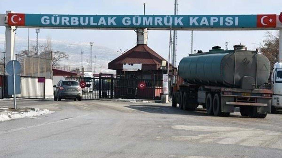 Gürbulak Gümrük Kapısı yeniden yaya geçişlerine açıldı