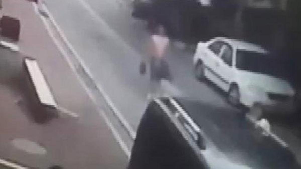 Hırsızı yarı çıplak kovalayıp, yakaladı