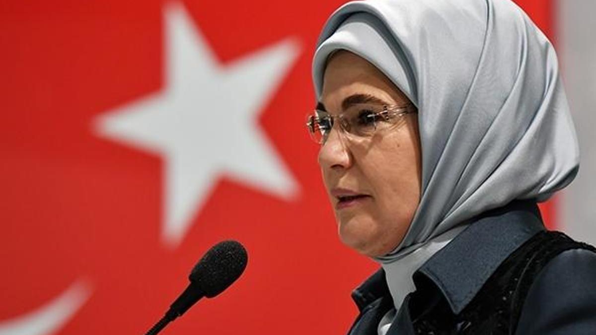 Emine Erdoğan: Eğitime yapılan her yatırım bir ülkenin kendine yaptığı en büyük iyiliktir