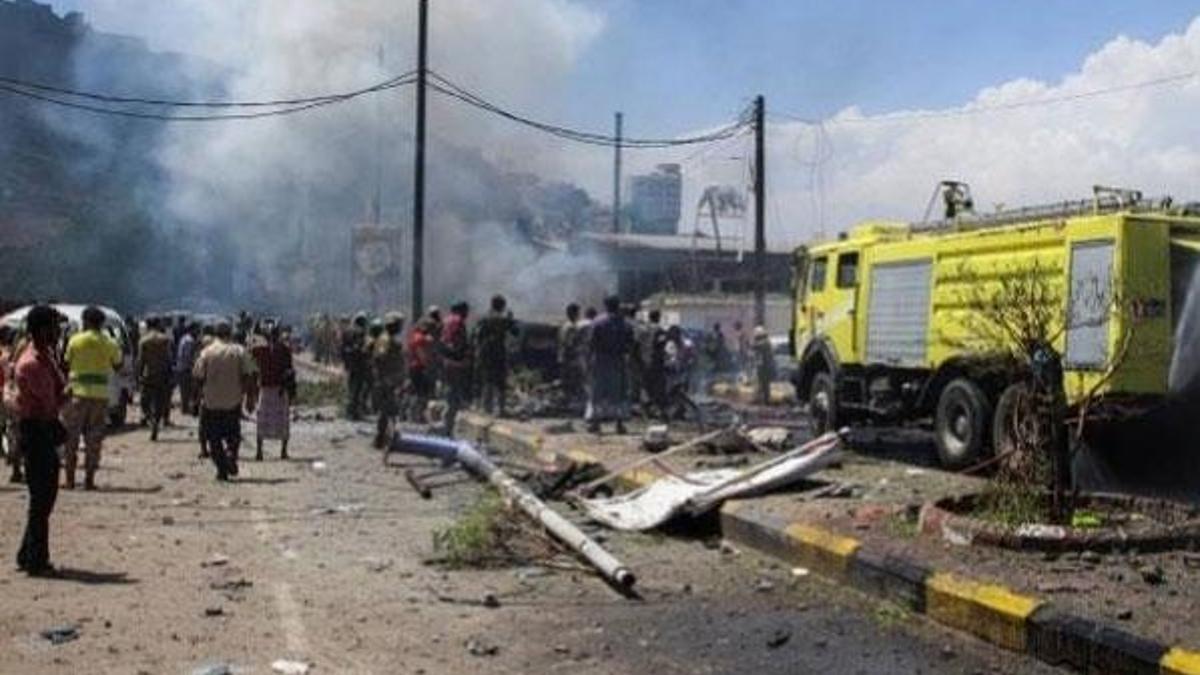 Yemen'de vali konvoyuna bombalı saldırı: 6 ölü, 7 yaralı