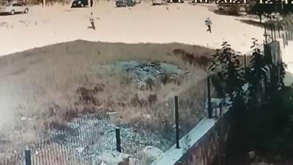 Boşanmak isteyen eşini boş araziye kadar kovalayıp tüfekle vurdu