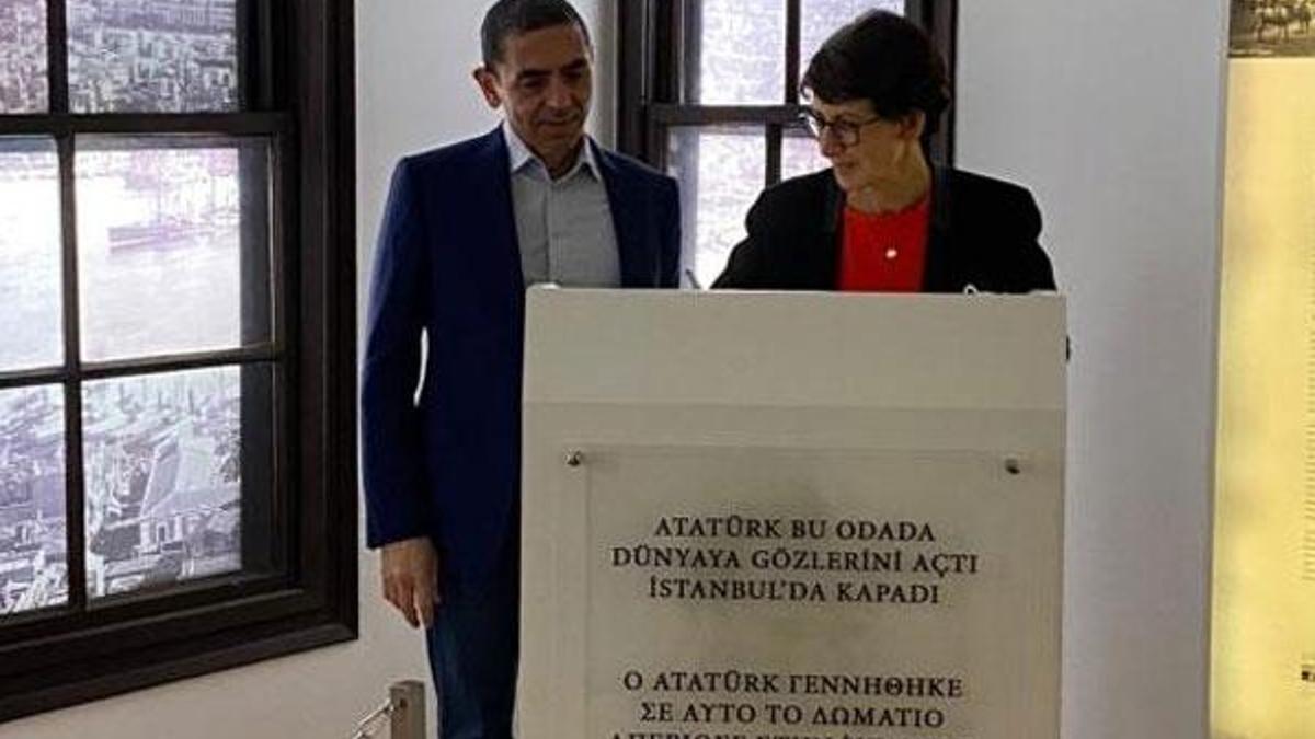 Özlem Türeci ve Uğur Şahin'den Atatürk Evi'ne ziyaret