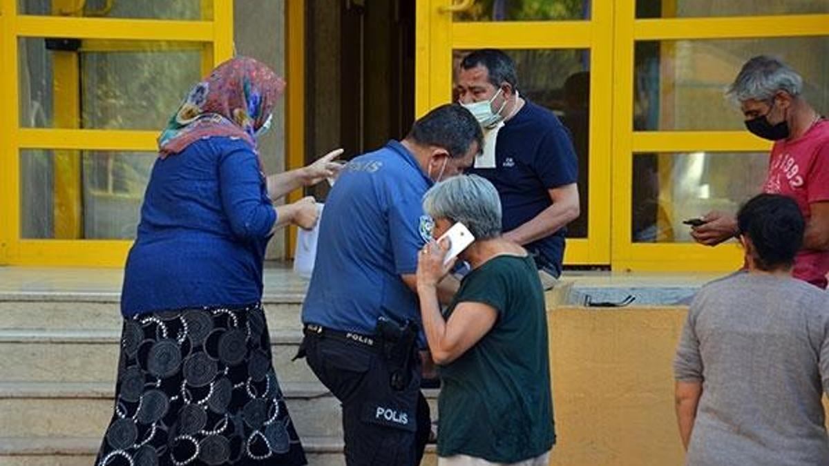 Emekli doktorun evinde başından tüfekle vurulmuş cesedi bulundu