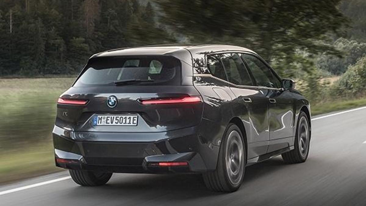 Elektrikli BMW iX 1.6 milyon TL'den geliyor
