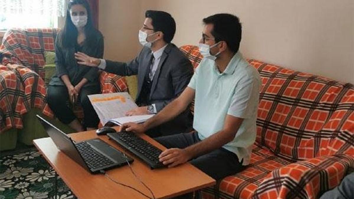 Yaşlı çift gidemedi, 'hakim, katip, mübaşir' eve geldi