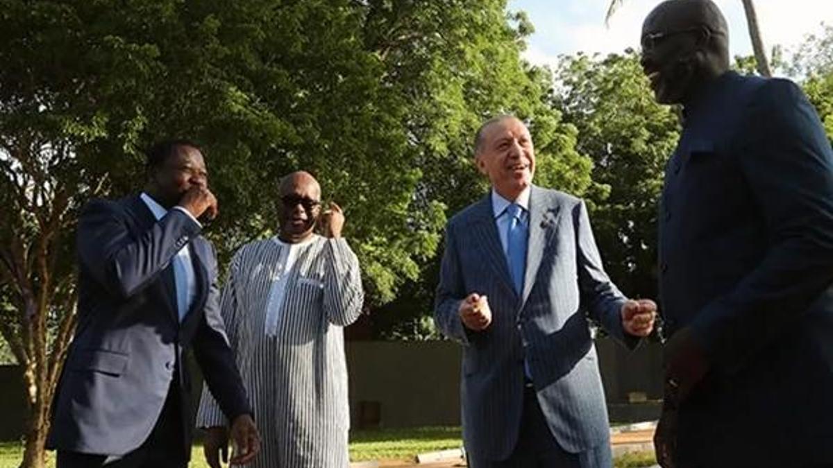 Cumhurbaşkanı Erdoğan, Togo'da üç Afrika ülkesinin liderleriyle bir araya geldi