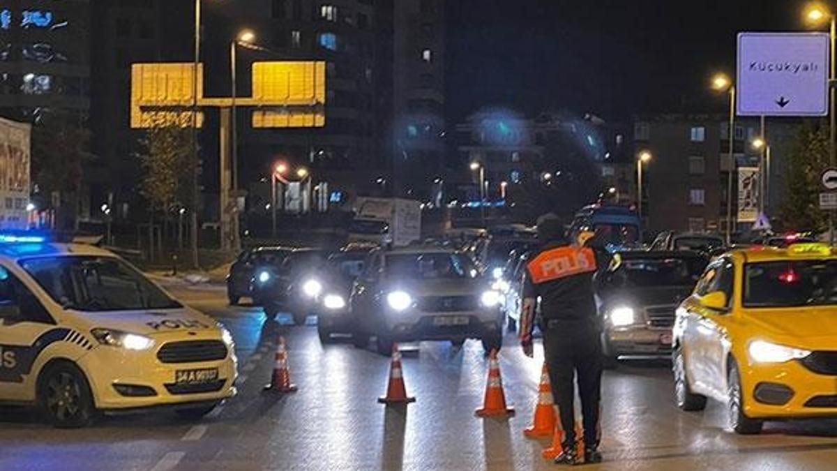 İstanbul'da sıcak saatler! Aynı anda başladı, lüks araç durduruldu...