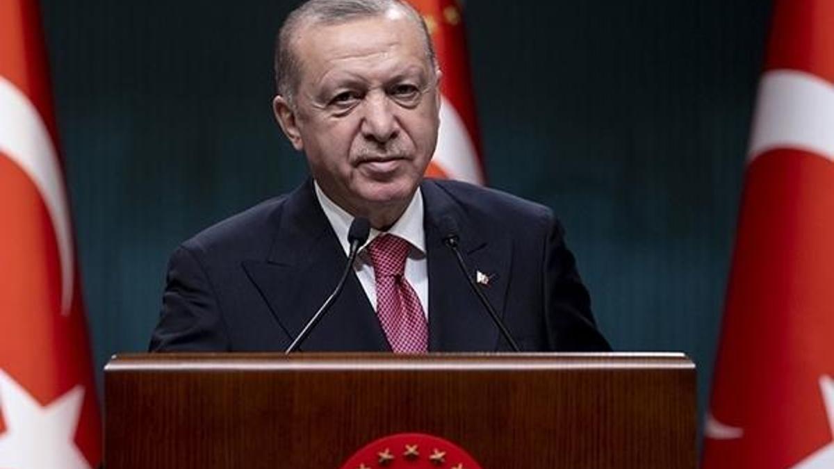 Cumhurbaşkanı Erdoğan’dan sosyal medya uyarısı: Milli güvenliği tehdit eder konuma geldi