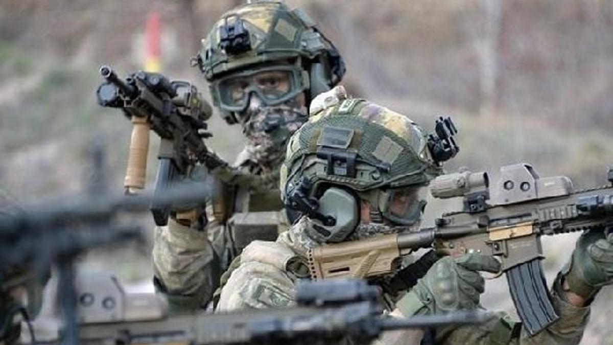 Çukurca sınırından sızan 2 terörist ölü olarak ele geçirildi