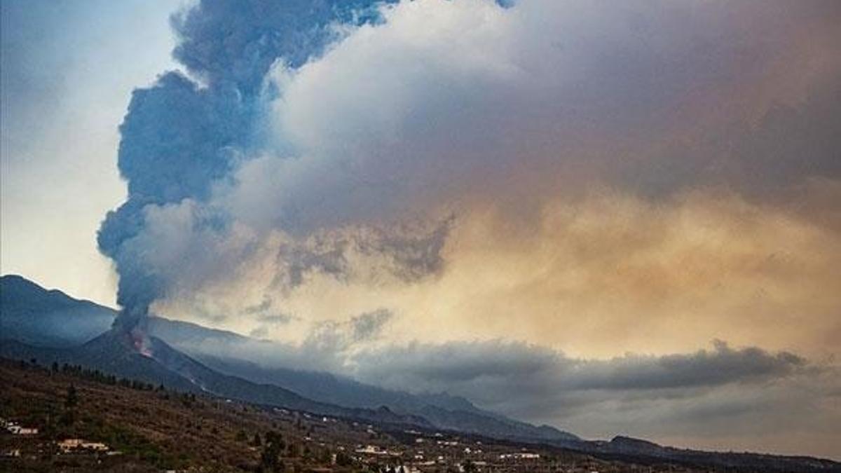 La Palma Adası'nda 2 bin 185 bina küle döndü!