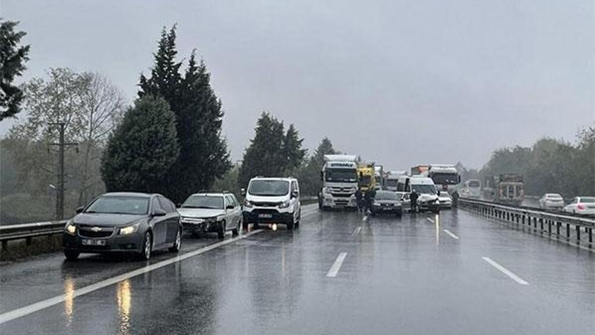 Anadolu Otoyolu'nda zincirleme kaza nedeniyle Ankara istikameti ulaşıma kapandı