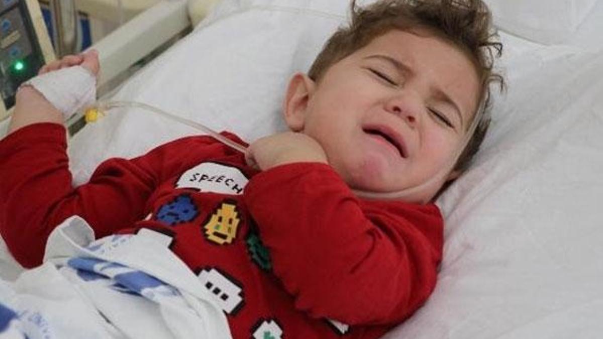 19 aylık Murat'ın midesinden 17 mıknatıs çıktı
