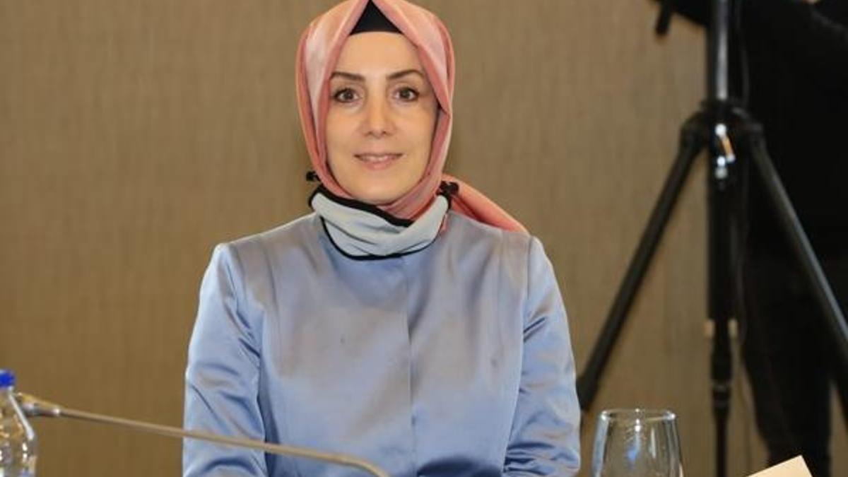 AK Parti'li Ayvazoğlu'ndan 'annelik makamı' paylaşımı