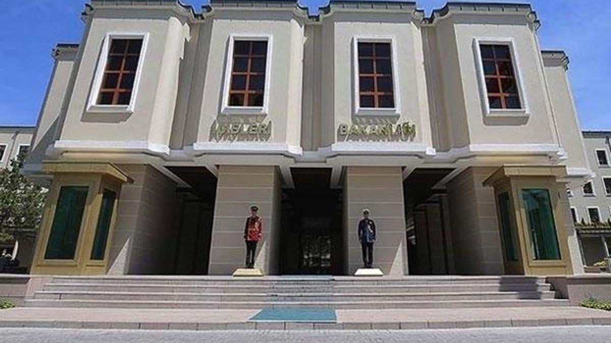 'Muz yeme akımı' sonrası harekete geçildi! Sınır dışı edilecekler