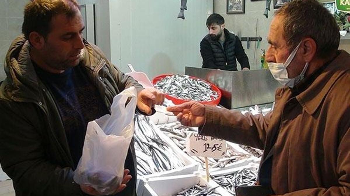 Hamsi fiyatı 10 liraya düştü!