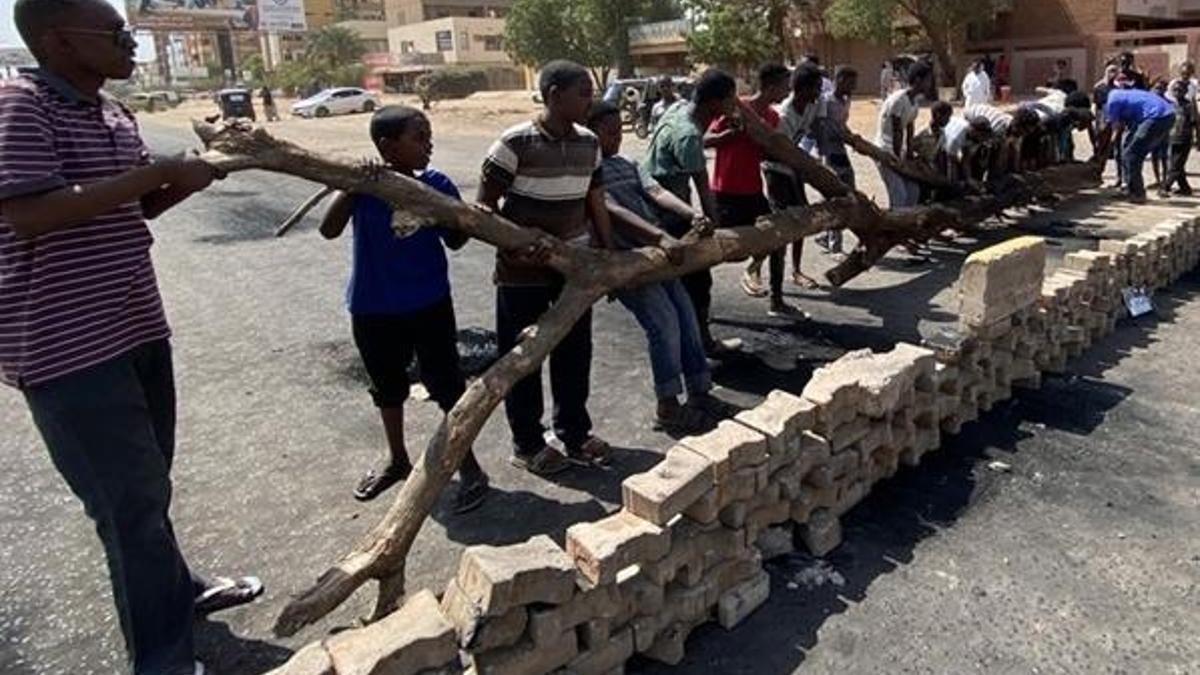 Sudan'da darbe karşıtı gösterilerde 2 protestocu hayatını kaybetti