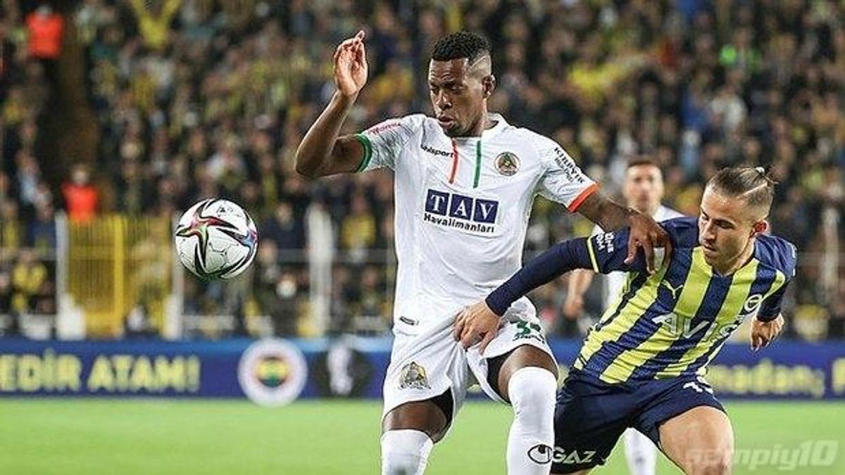 Alanyaspor'da Cristian Borja trafik kazası geçirdi