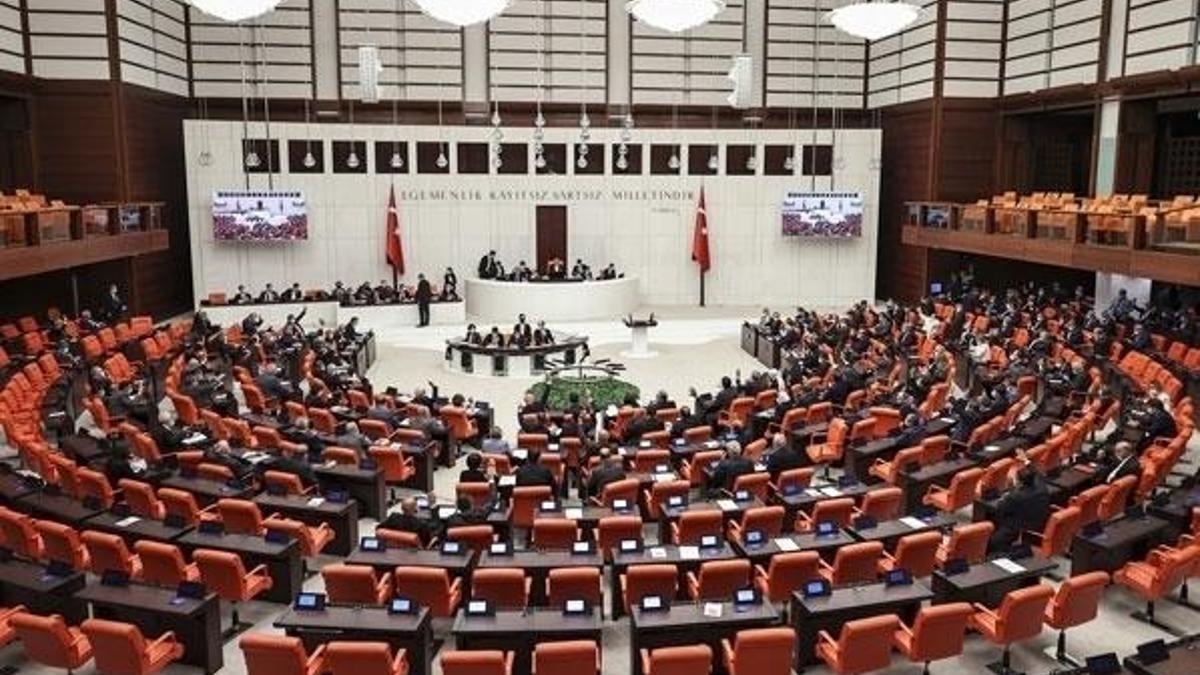 Ak Parti'den 54 maddelik kanun teklifi! Meclis'e sunuldu