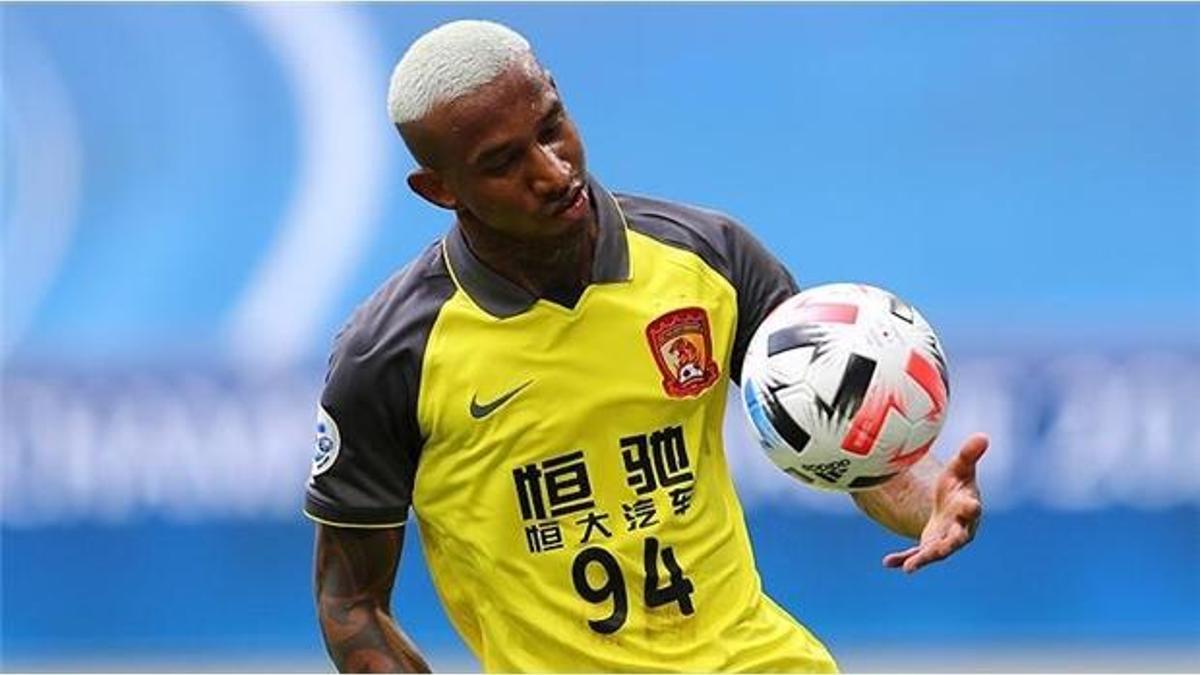 Arap basını açıkladı! Talisca Fenerbahçe forması giyecek