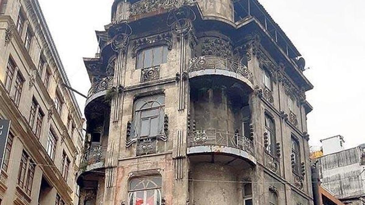 İstanbul'da isyan ettiren görüntü! Eşsiz yapıda kokoreç satılıyor!