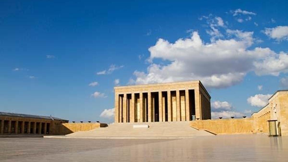 10 Kasım tatil mi? Okullar, üniversiteler, bankalar, eczaneler, hastaneler, işyerleri açık mı, çarşamba günü resmi tatil mi?