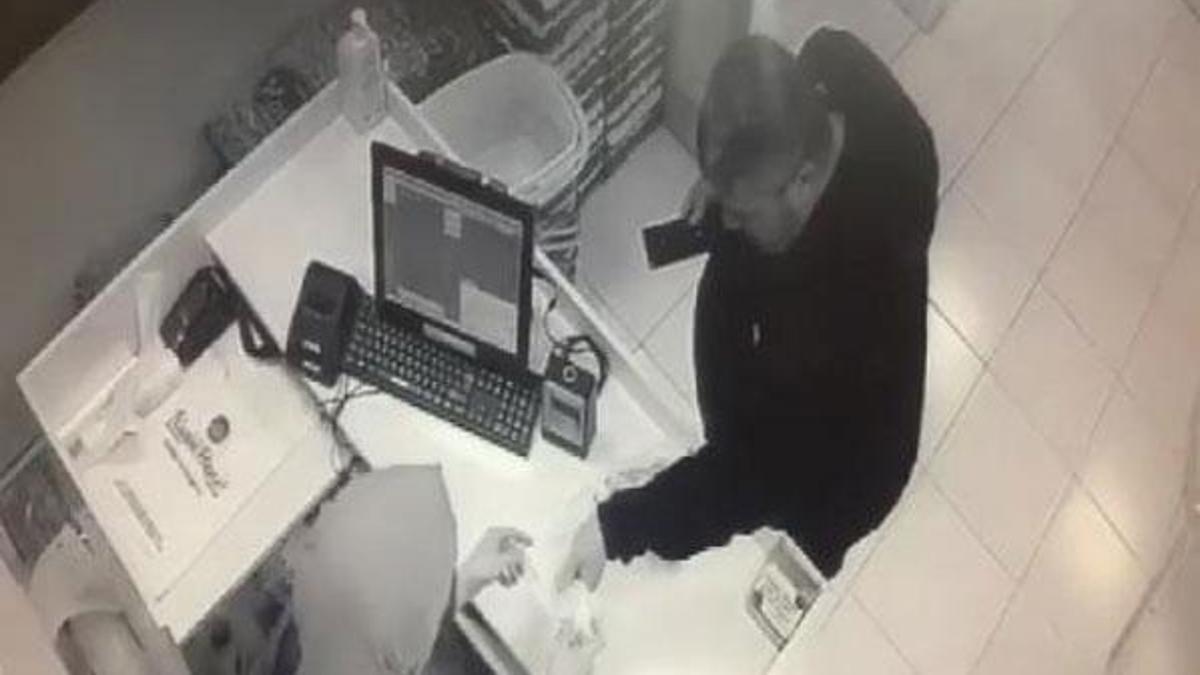 Kasiyer neye uğradığına şaşırdı! 2 dakikada 800 lira dolandırdı