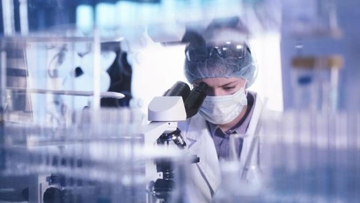 Kovid-19 vücudu koruyan sistemin 'şalterlerini' kapatıyor