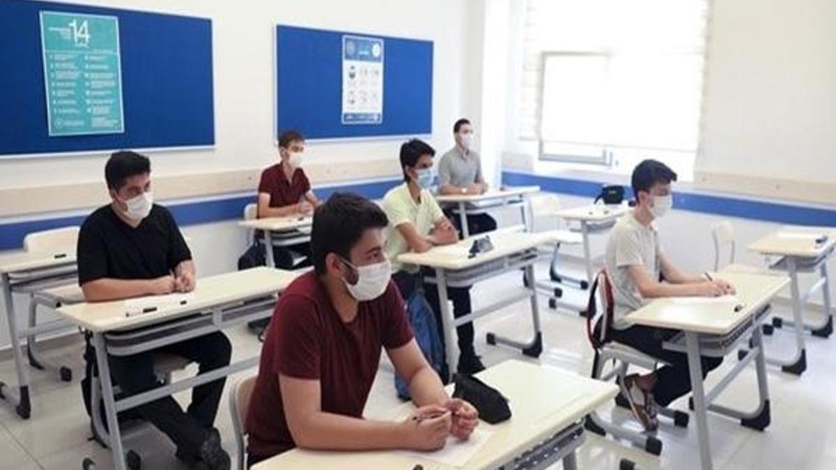 Okullar kapanacak mı, açık mı kalacak? Yüz yüze eğitim devam mı edecek? Cumhurbaşkanı Erdoğan açıkladı...