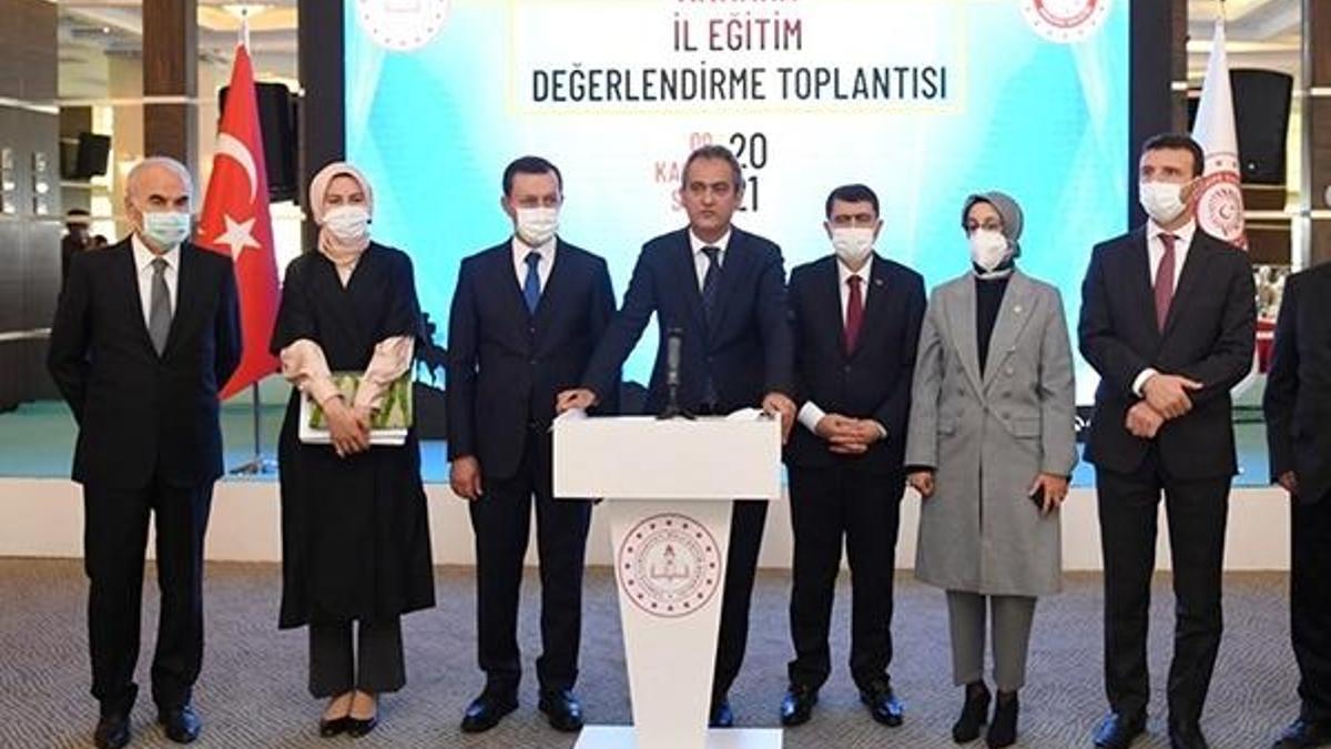 Bakan Özer Ankara'da 70 yeni okul yapılacağını duyurdu