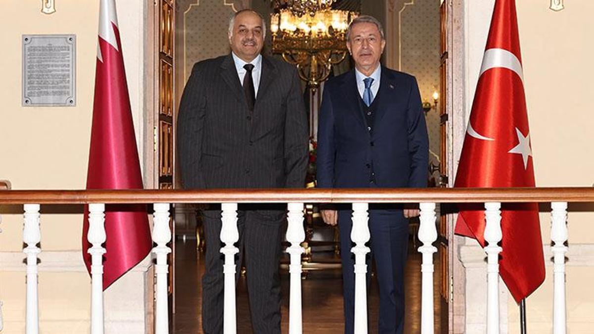 Bakan Akar, Katar Savunma Bakanı ile bir araya geldi