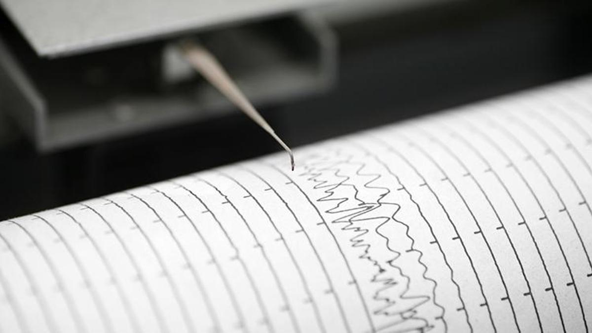 Ege Denizi'nde korkutan deprem!