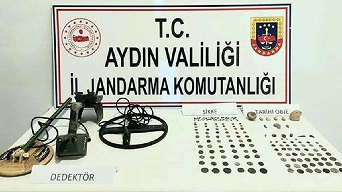 Ekipler neye uğradığını şaşırdı! Otomobilin paspasının altından çıktı