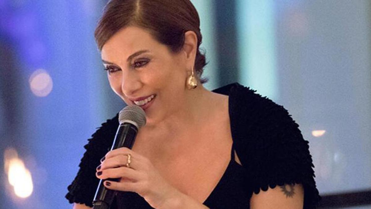 Zuhal Olcay: Bir kıyafeti en az 4-5 kez giymeliyiz
