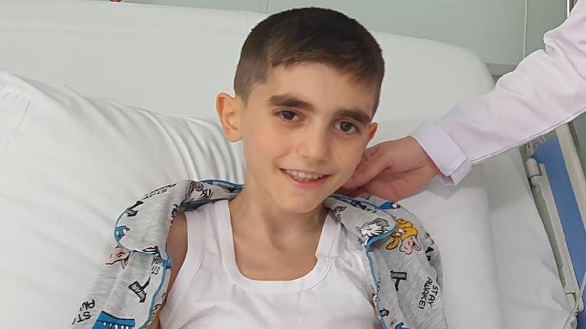 12 yaşındaki Emirhan çok acil nakil bekliyor