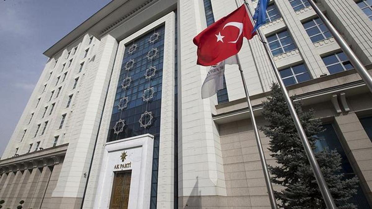 AK Parti'de flaş değişiklik! Görevi bırakıyor