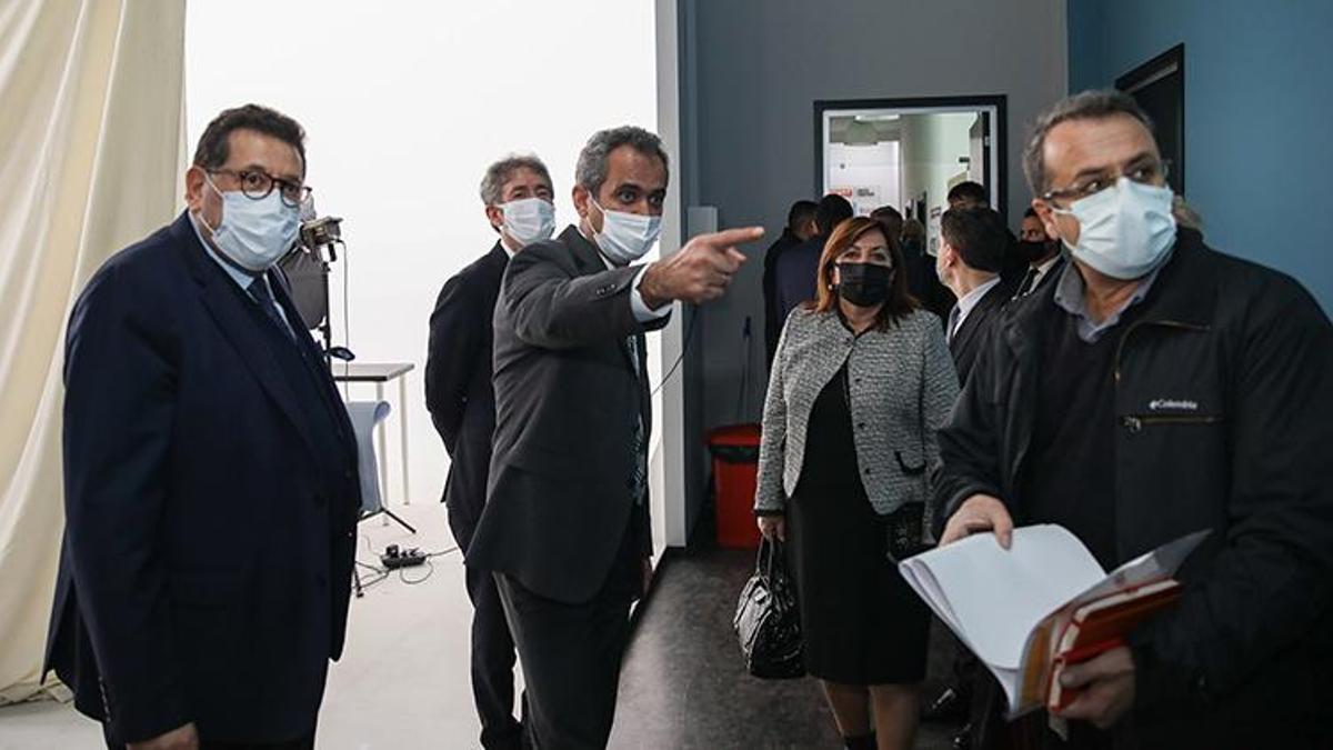 Bakan Özer, yeni nesil gazetecileri yetiştirecek medya lisesi çalışmalarını yerinde inceledi