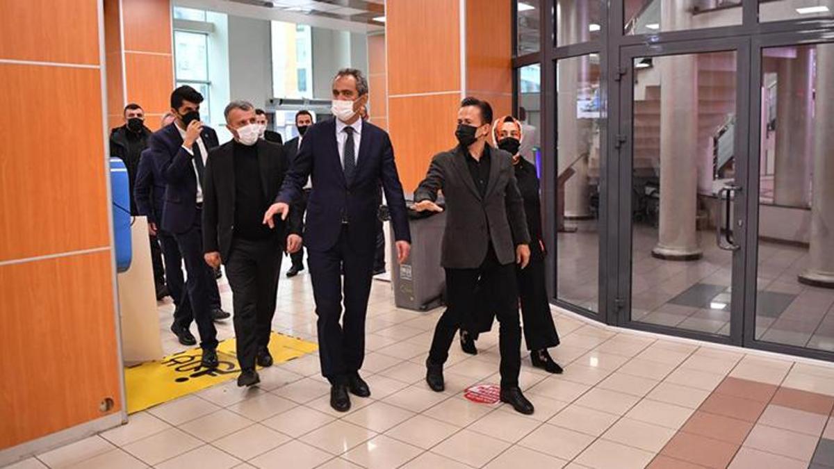 Milli Eğitim Bakanı Özer’den, Tuzla Belediyesi’ne ziyaret